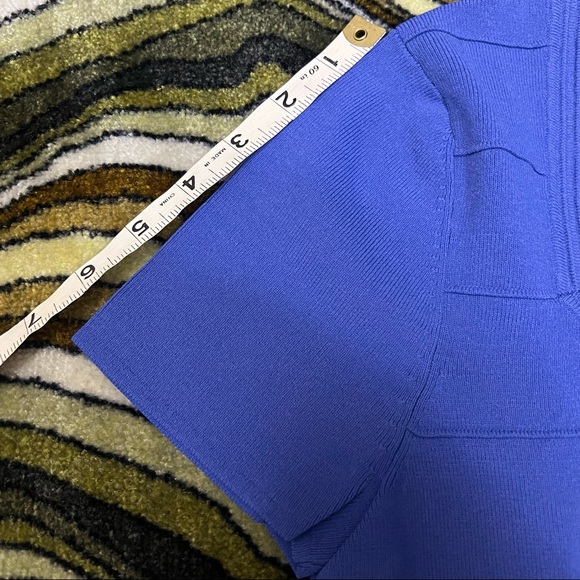 5/$20 Woman’s Short Sleeve Sweater - Picture 5 of 6